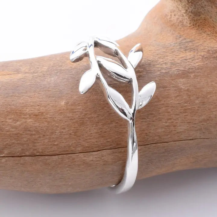 R266 Laurel Leaf Ring - P