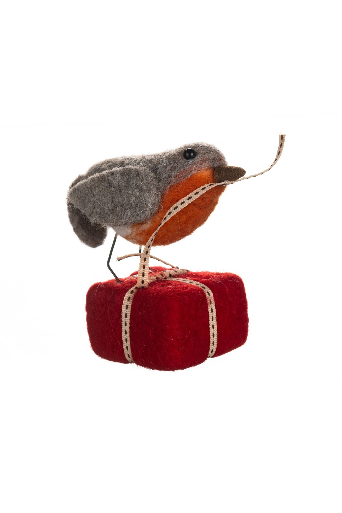 Robin Wrapping Gift