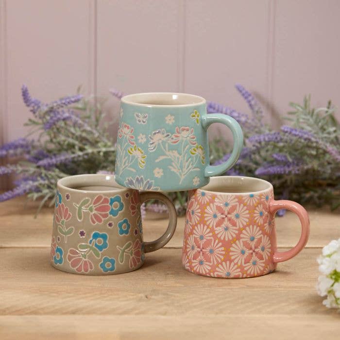 Stoneware Debossed Abstract Design 3 Asstd Mug