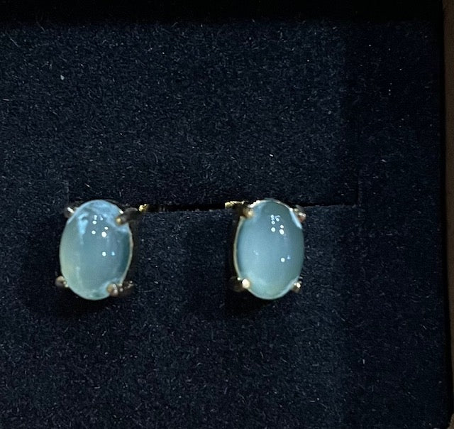 S777 - Gold Plated Chalcedony stud earrings