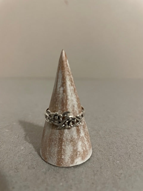 STK01 Delicate Floral silver ring -Q