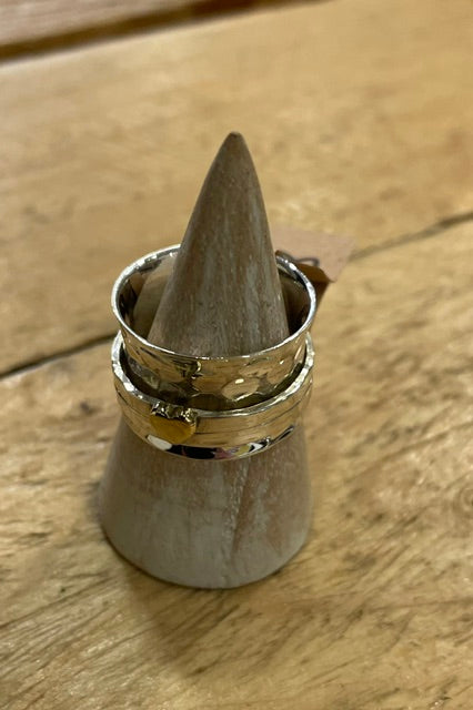 SP05 Wide Gold Heart Spinner ring - Size L