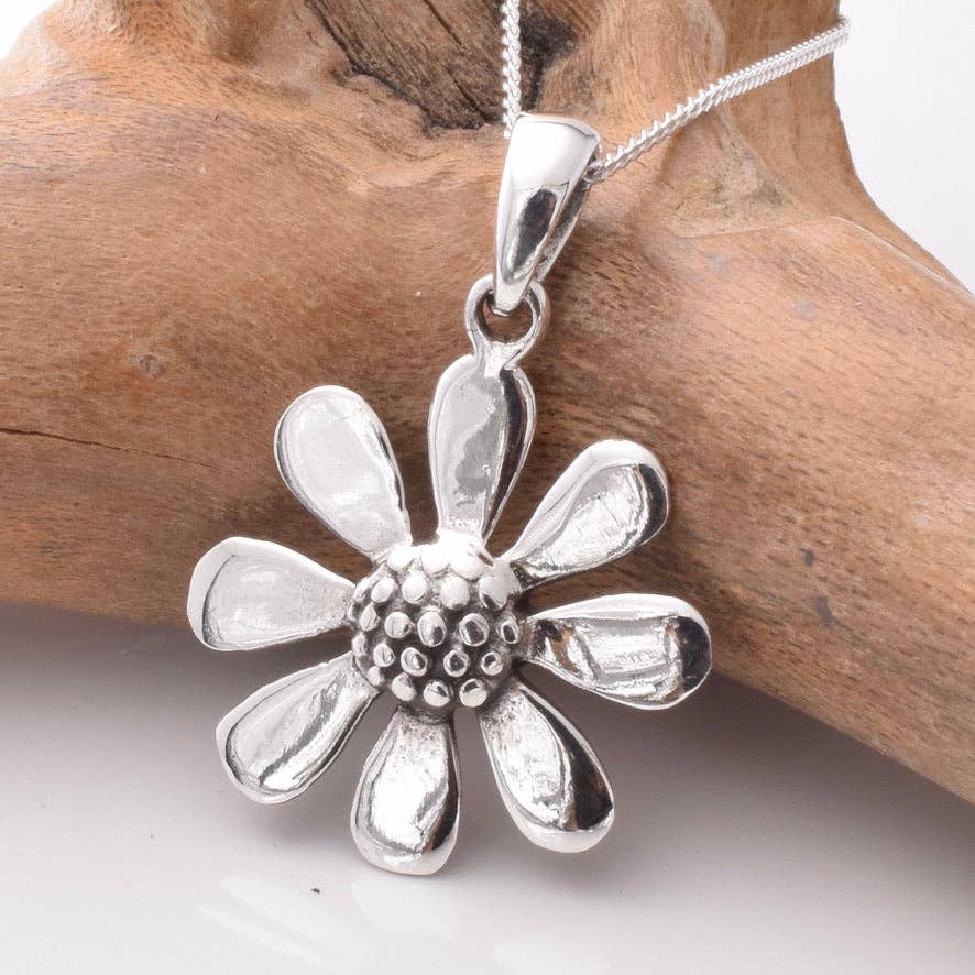 P1095 - 925 silver daisy pendant