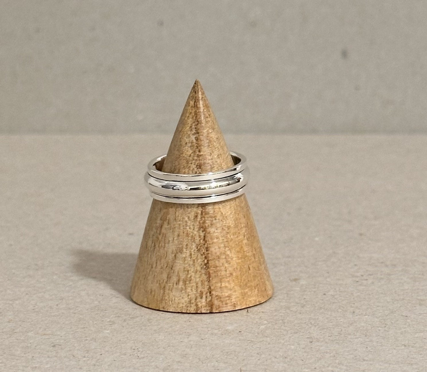 Santiago Plain Spinning Ring