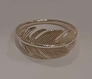 Hatty Feather Ring